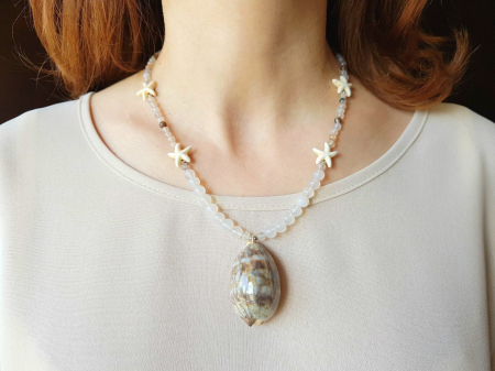 SEASHELL COLLECTION - Colier cu agate, howlit si pandantiv scoica naturala