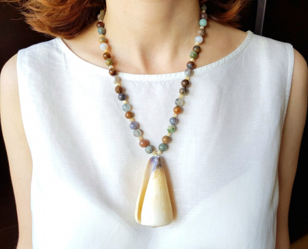 SEASHELL COLLECTION - Colier cu agate indiene, sidef si pandantiv din scoica naturala
