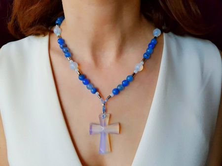 Coliere Handmade Medii - Colier cu aventurin albastru, opalit, hematit si pandantiv cruce de opalit