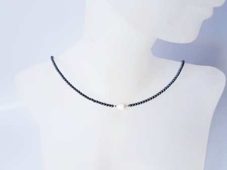 Coliere Handmade cu Pietre Semipretioase - Colier cu hematit si perla de cultura alba