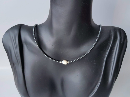Colier cu hematit si perla de cultura alba [3]