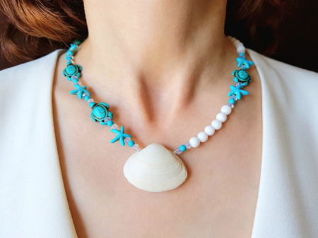 SEASHELL COLLECTION - Colier cu jad alb, turcoaz si scoica naturala