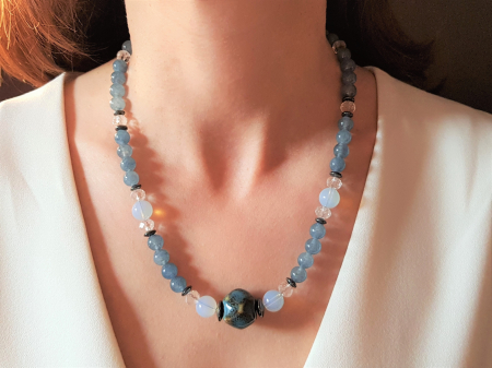Coliere Handmade cu Pietre Semipretioase - Colier cu jad albastru, opalit si portelan