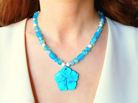 COLIERE - Colier cu jad bleu, coral alb, cristale si pandantiv floare de sidef