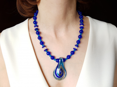 Coliere Handmade cu Pandantive - Colier cu jad bleumarin, agate si pandantiv Murano