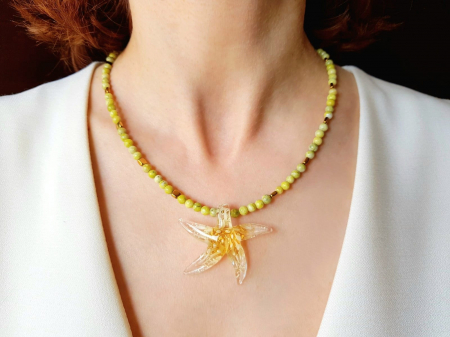 Coliere Handmade cu Pandantive - Colier cu jad canadian, hematit si pandantiv Murano stea de mare