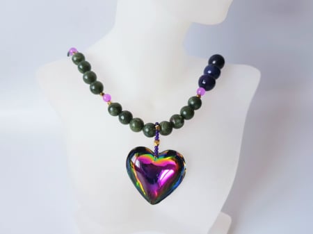 COLIERE - Colier cu jad canadian, jad mov, hematit auriu si pandantiv inima multicolora