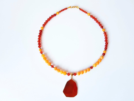 Colier cu jad coniac, jad galben si pandantiv carneol [1]