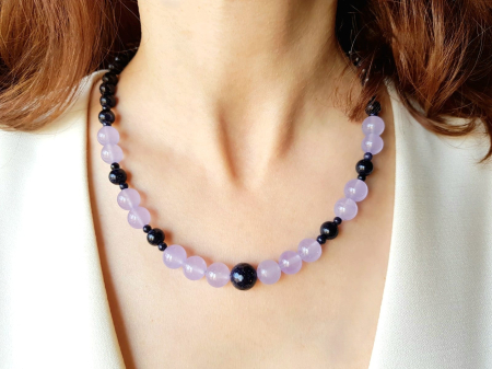 COLIERE - Colier cu jad lila si piatra soarelui