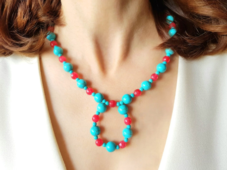 Coliere Handmade cu Pandantive - Colier cu jad rosu si turcoaz reconstituit