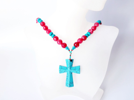 Coliere Handmade cu Pietre Semipretioase - Colier cu jad rosu, turcoaz si pandantiv cruce turcoaz