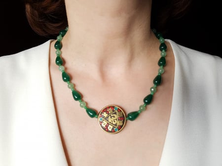 Coliere Handmade cu Pietre Semipretioase - Colier cu jad verde, aventurin si margea tibetana centrala