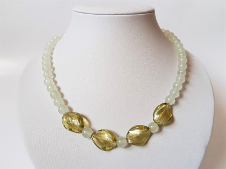Colier cu jad vernil si margele lampwork [1]
