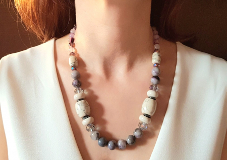 Coliere Handmade cu Pietre Semipretioase - Colier cu labradorit, agate si  howlit