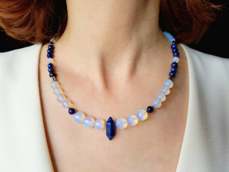 COLIERE - Colier cu lapis lazuli, hematit argintiu si opalit cu pandantiv lapis lazuli