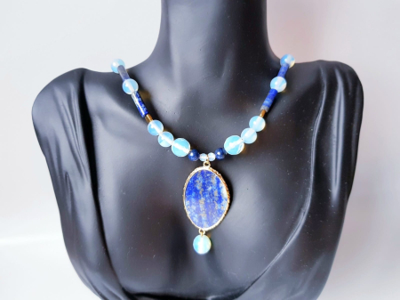 Colier cu lapis lazuli, opalit, hematit auriu si pandantiv lapis lazuli [4]