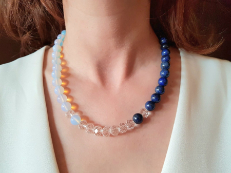 Coliere Handmade cu Pietre Semipretioase - Colier cu lapis lazuli, opalit si cristale