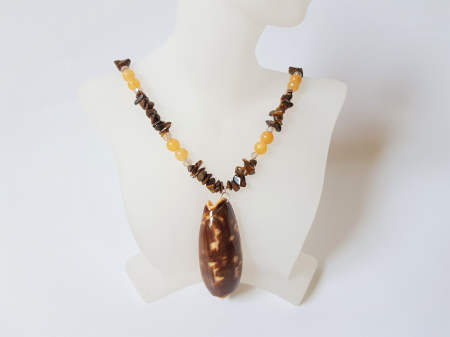 Colier cu ochi de tigru, jad si pandantiv scoica naturala [3]