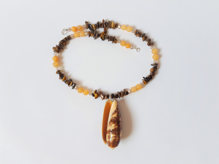 Colier cu ochi de tigru, jad si pandantiv scoica naturala [6]