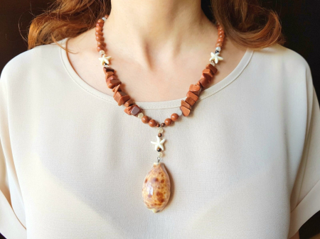 SEASHELL COLLECTION - Colier cu piatra soarelui, howlit si pandantiv scoica naturala