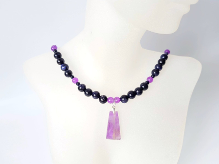 COLIERE - Colier cu piatra soarelui, jad lila si pandantiv ametist