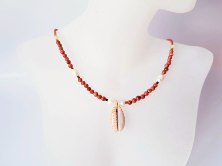 Colier cu piatra soarelui, perle, sidef si pandantiv scoica [3]