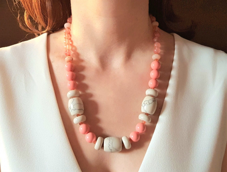 Coliere Handmade Medii - Colier cu scoica somon, howlit si cuart cherry