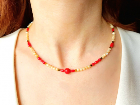 Coliere Handmade Scurte - Colier cu sidef, hematit si coral rosu