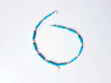 Colier cu turcoaz, hematit, howlit si pandantiv floare din sidef [3]