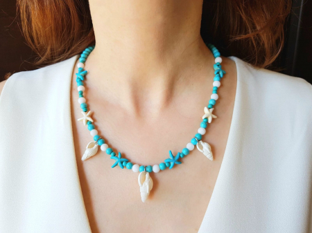 SEASHELL COLLECTION - Colier cu turcoaz reconstituit, jad alb si scoici naturale