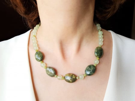 Coliere Handmade cu Pietre Semipretioase - Colier cu unakite si jad