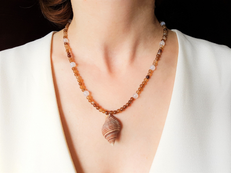 Colier de agate cu pandantiv scoica naturala [1]