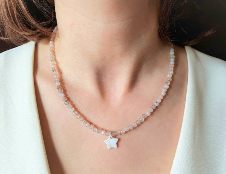 Coliere Handmade Scurte - Colier de agate cu pandantiv steluta de sidef