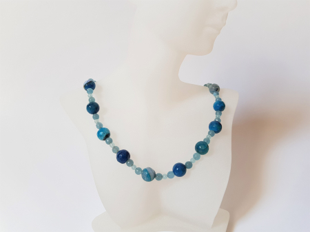 Colier de agate dantelate albastru-verde si jad bleu [1]