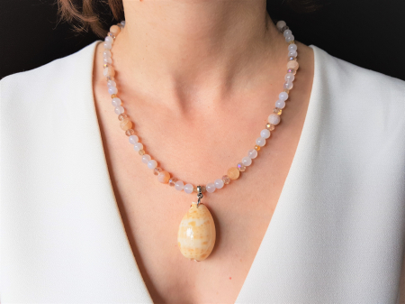 SEASHELL COLLECTION - Colier de jad si agate cu pandantiv scoica naturala