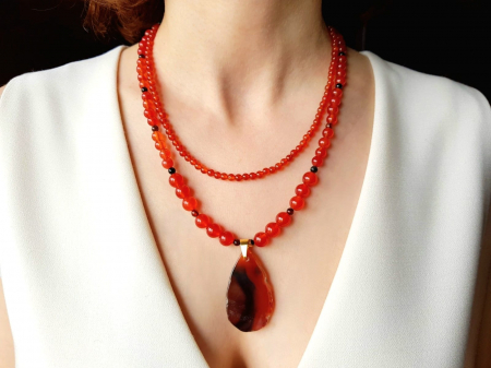 Coliere Handmade cu Pandantive - Colier doua siraguri cu jad si agat culoare coniac