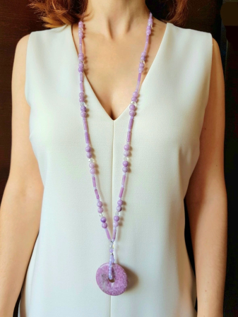 Coliere Handmade cu Pietre Semipretioase - Colier lung cu jad lila, lepidolit si cristale