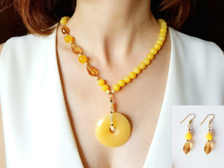 SETURI - Set colier si cercei cu jad galben, sidef, hematit si cristale fatetate