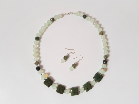 Set colier si cercei cu jad vernil, jasp verde si hematite [5]