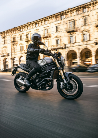 Benelli Leoncino 800 [23]