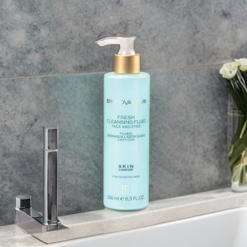 Lotiune demachianta hidratanta, Fresh Cleansing Fluid, gama Skin Comfort - 250 ml [1]