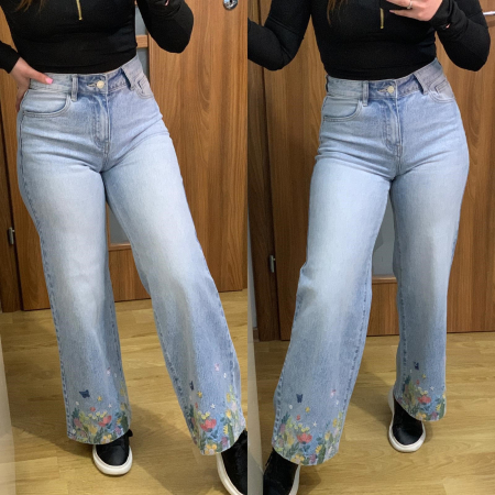 NOUTATI - Blugi evazati cu broderie