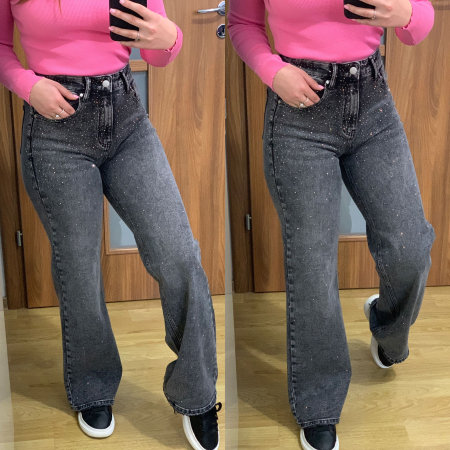 NOUTATI - Blugi gri evazati cu pietricele