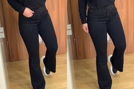 NOUTATI - Blugi negri evazati elastici cu pietricele