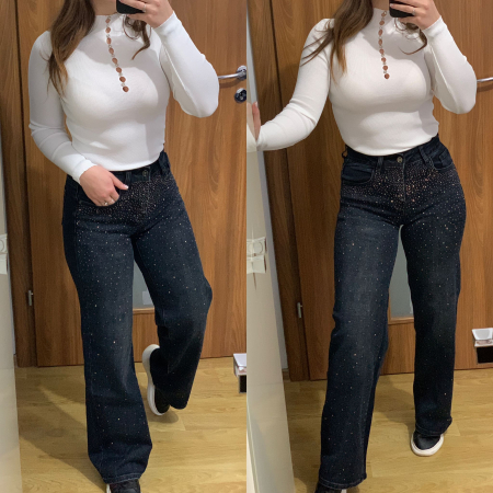 NOUTATI - Set blugi indigo evazati cu pietricele+ bluza alba cu nasturei cristal