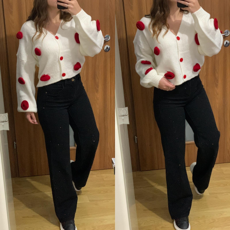 NOUTATI - Set blugi negri evazati elastici cu pietricele+ pulover alb cu trandafiri