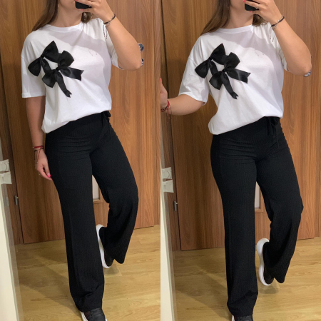 Set pantaloni negri evazati+ tricou alb cu fundite 3D NOUTATI - Set pantaloni negri evazati+ tricou alb cu fundite 3D