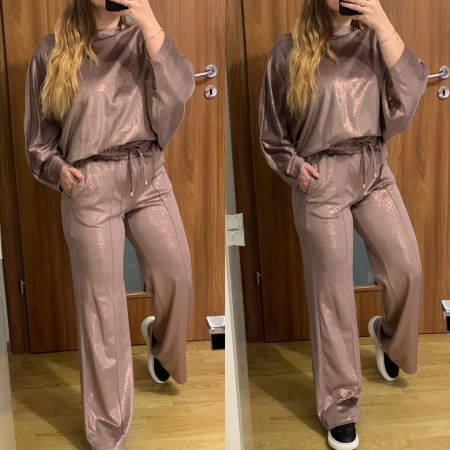 NOUTATI - Trening evazat din catifea cappuccino cu sclipici