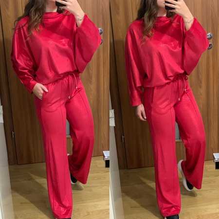 NOUTATI - Trening evazat din catifea rosu cu sclipici