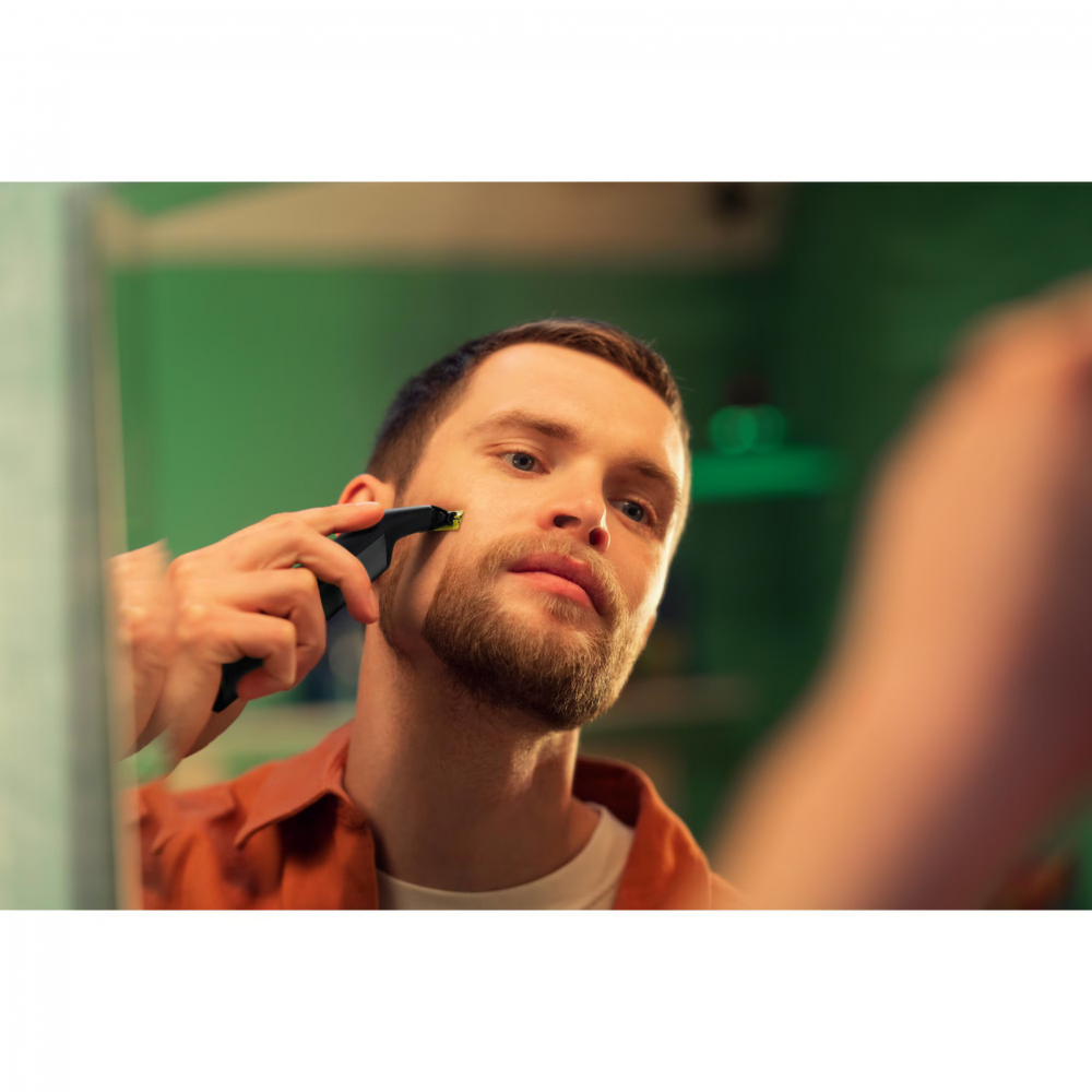 Aparat hibrid de barbierit, tuns barba si parul corporal Philips OneBlade Pro QP6551/17, pieptene 14 lungimi, lama inovatoare 360 cu 2 taisuri, afisaj digital LED, pieptene corp, reincarcabil,autonomi [9]